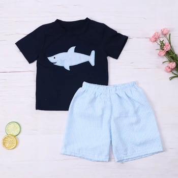 2023 Baby Novo Bombaž Kratka Sleeved Black T-shirt Nastavite Vratu Shark Vezenje Fant Vrh Oblačila In Modri Trak Hlače Obleko
